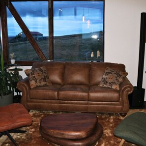 Nhà, quang cảnh núi | Khu phòng khách | TV màn hình phẳng 