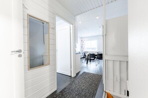 Dining - Levin Kotka E2 | Modern 3BR Holiday Apt with Sauna & Parking Next to Ski Slopes (Levi)
