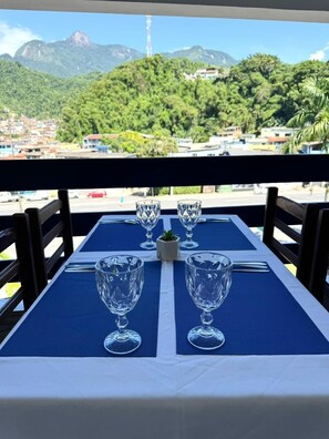 Outdoor dining - Sea Blue Suite 5 Hotel em Angra Dos Reis (Angra dos Reis)