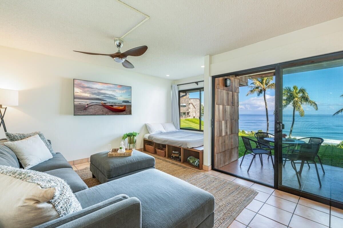 Condo, 1 Bedroom | Living area | Smart TV