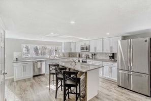 Private kitchen - Black Hawk Getaway W/ Hot Tub 3 Bedroom Cabin (Black Hawk)