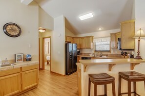 Cabin, 5 Bedrooms | Private kitchen | Fridge, oven, coffee/tea maker, toaster - Beaver Lodge 5 Bedroom Cabin (Granby)