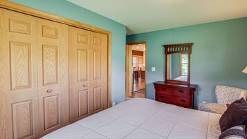 Cabin, 5 Bedrooms | 5 bedrooms, free WiFi