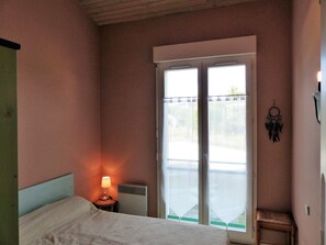2 bedrooms, iron/ironing board, Internet - Furnished 4 persons, 300m from the beach in Saint-Georges-De-Didonne (Saint-Georges-de-Didonne)