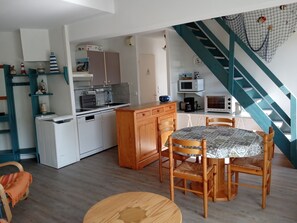 Dining - Furnished 4 persons, 300m from the beach in Saint-Georges-De-Didonne (Saint-Georges-de-Didonne)