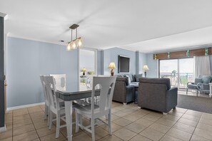 Dining - Ocean One 213 - Second Floor Oceanfront 3BR Condo (Hilton Head Island)
