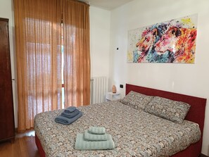 1 bedroom, free WiFi, bed sheets, wheelchair access - Italian Garden Retreat near Milan - Easy Metro Access - Free Parking, A/C (Brugherio)
