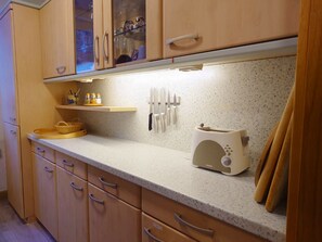 Coffee/tea maker, fridge, microwave, oven - Modern & quiet vacation apartment on the Rennsteig to feel good (Masserberg)