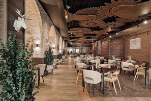 Dining - Serenade Caribe Club Family Beach Resort (Punta Cana)