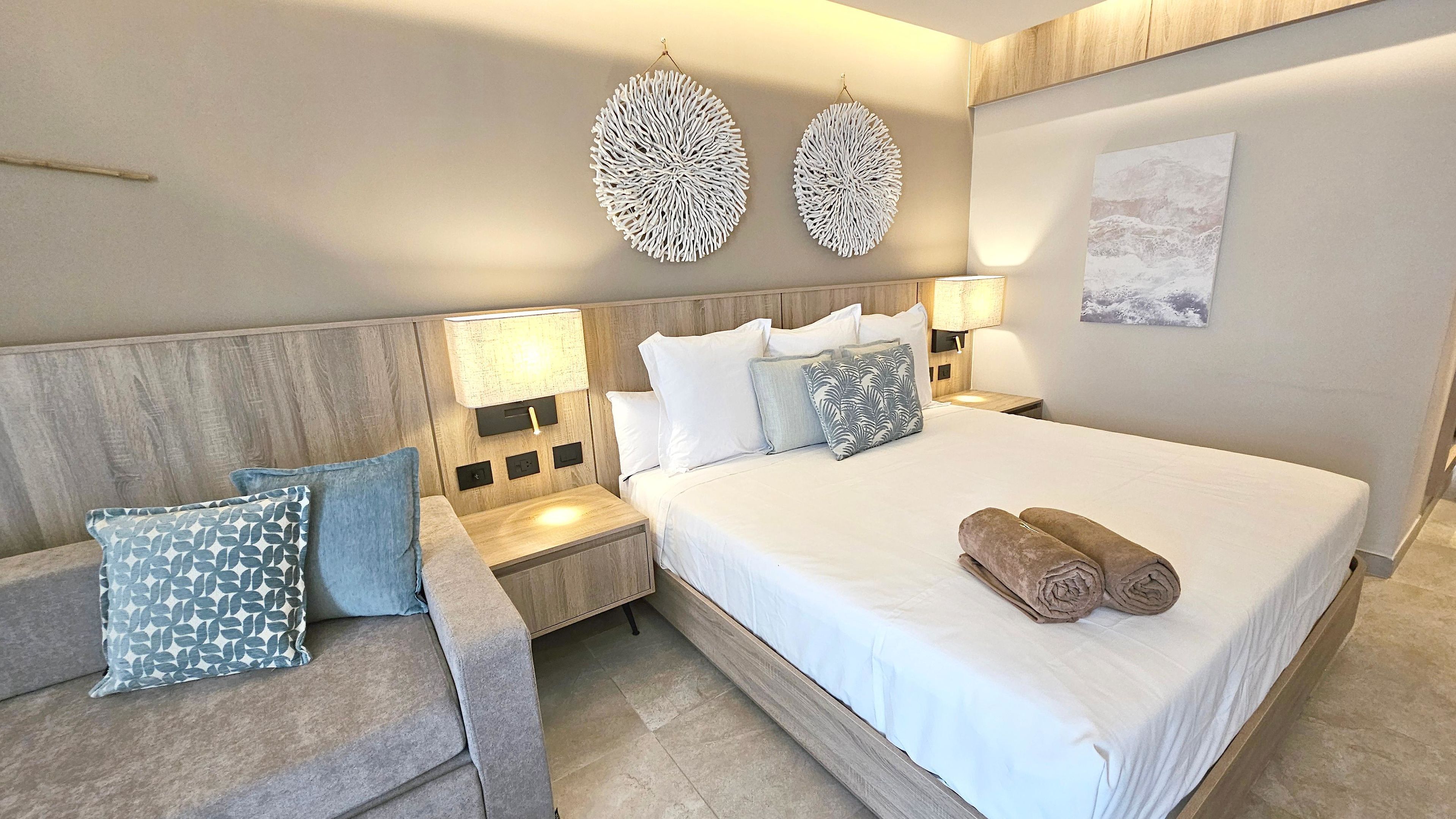 Free minibar, in-room safe, desk, blackout curtains