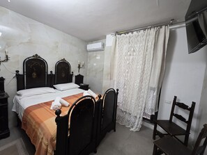 Bügeleisen/Bügelbrett, WLAN, Bettwäsche