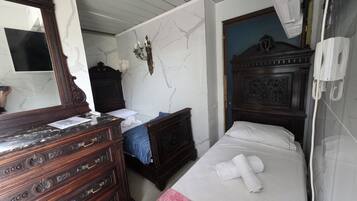 Bügeleisen/Bügelbrett, WLAN, Bettwäsche