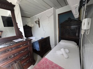 Bügeleisen/Bügelbrett, WLAN, Bettwäsche