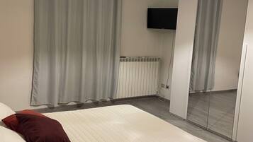 2 室のベッドルーム、アイロン / アイロン台、旅行用ベビーベッド、WiFi (無料)