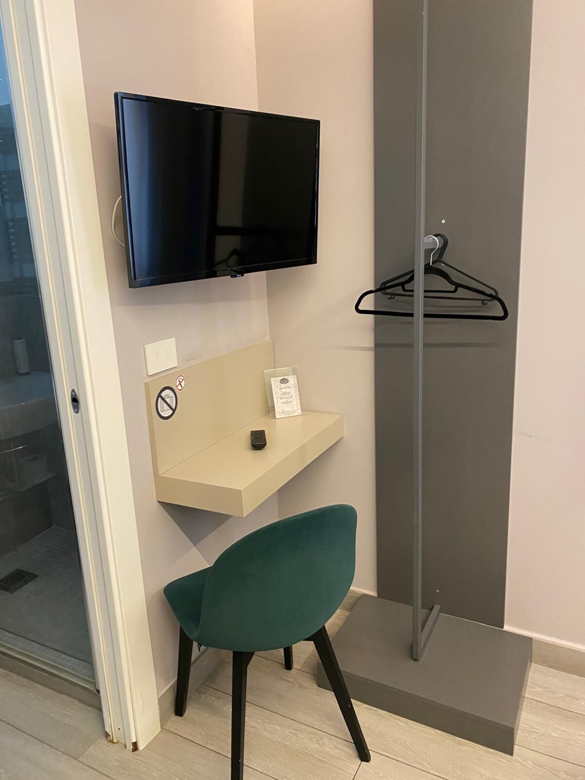 Quarto solteiro luxo | Parte interna