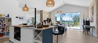 Gastenkamer À L'orée Des Bois 'Chambre Flower' met privéterras, gedeelde tuin en wifi