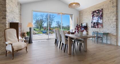 Chambre d’hôtes À L'orée Des Bois « Chambre Maritxu » avec terrasse privée, jardin commun et Wi-Fi