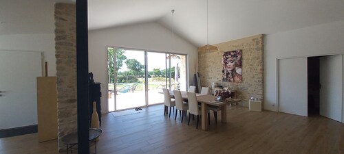 Guest Room À L'orée Des Bois “Chambre Maritxu” with Private Terrace, Shared Garden & Wi-Fi