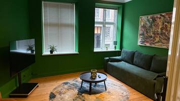 Dobbelt- eller tomannsrom – basic, byutsikt | Oppholdsområde