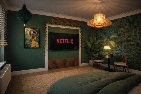 Classic Room, Non Smoking | Living area