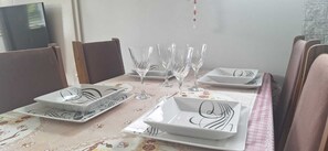 Dining - Prehenn Beach House with Pool (Itapoá)