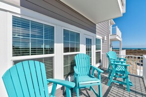 Terrace/patio - Beachside Townhome | Pool, Gulf Views & Beach Path (Corpus Christi)