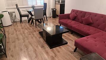 Appartement, 1 chambre, fumeur, vue sur la ville | Salle de séjour