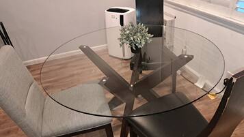 Appartement, 1 chambre, fumeurs, vue ville | Restauration