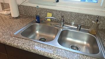 Apartment, 1 Bedroom, Smoking, City View | Interior