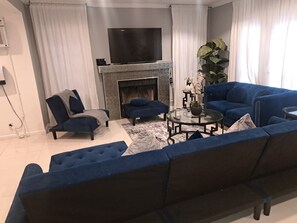 Appartement, 3 chambres, accessible aux personnes à mobilité réduite, fumeurs | Salle de séjour