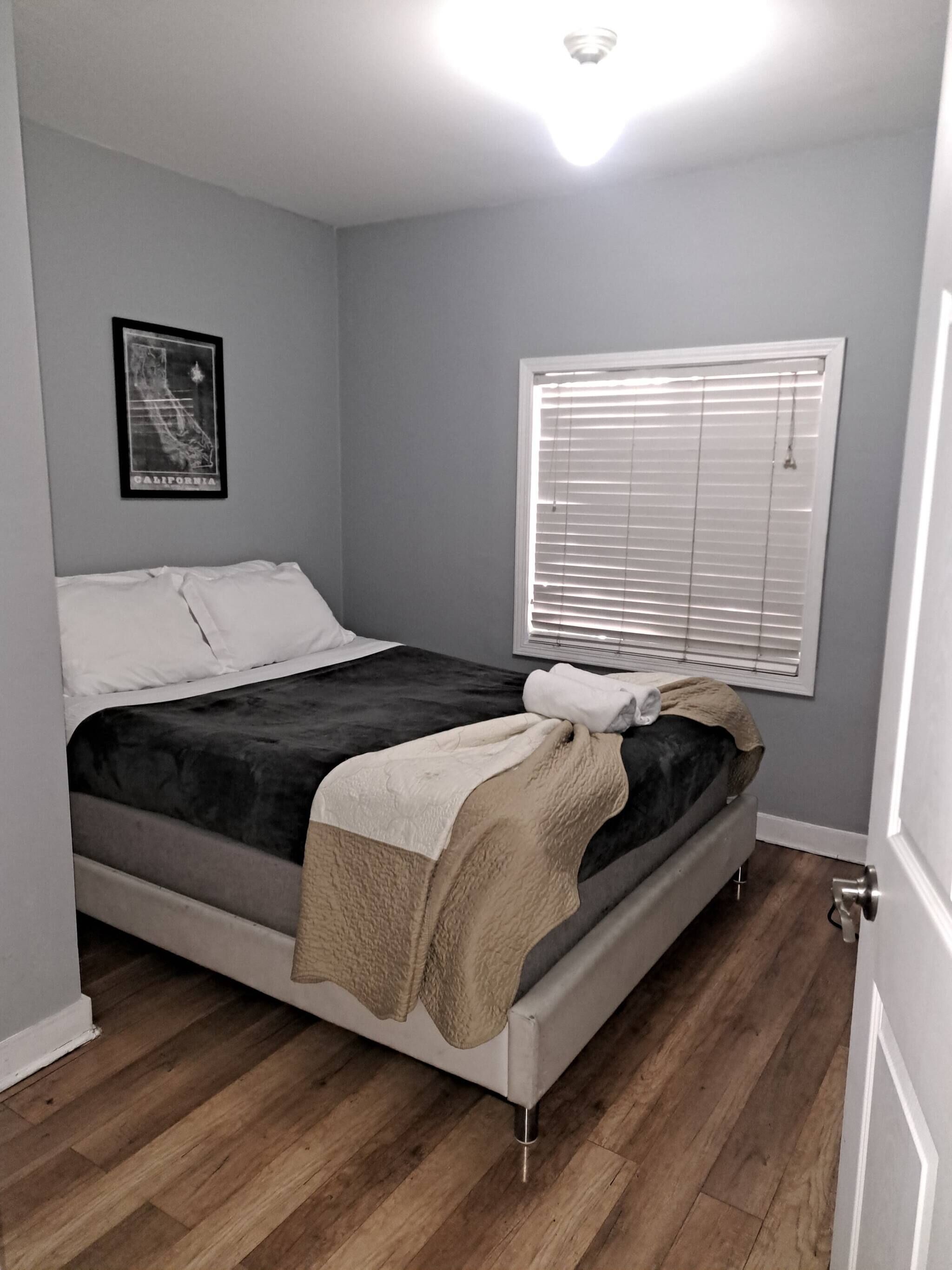 شقة - ٣ غرف نوم - تجهيزات لذوي الاحتياجات الخاصة - للمدخنين | 4 عدّة غرف نوم