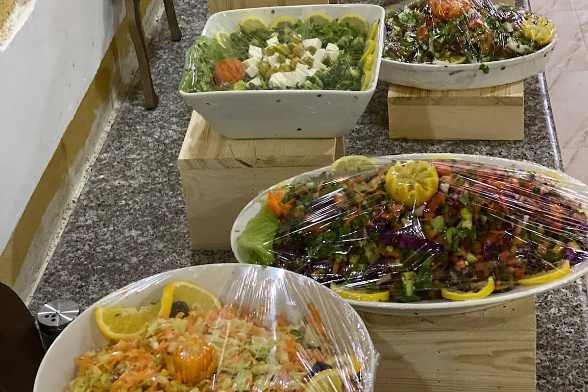 Deluxe tweepersoonskamer, uitzicht op bergen | Eten en drinken