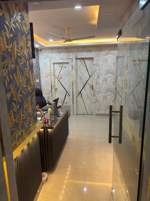 Lobby - STANDARD DOUBLE BED ROOM WITH ATTACHED BATH, COUPLES ALLOWED (Kolkata)