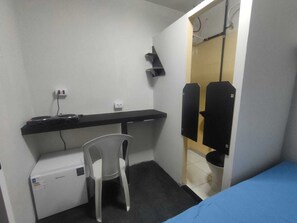 Suíte estúdio econômica | Espaço de trabalho para notebook, Wi-Fi de cortesia