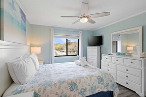 2 bedrooms, Internet - Resort View - Tennis Villas E14-Professionally Managed by HHIB&T Vacation Rentals (Hilton Head Island)
