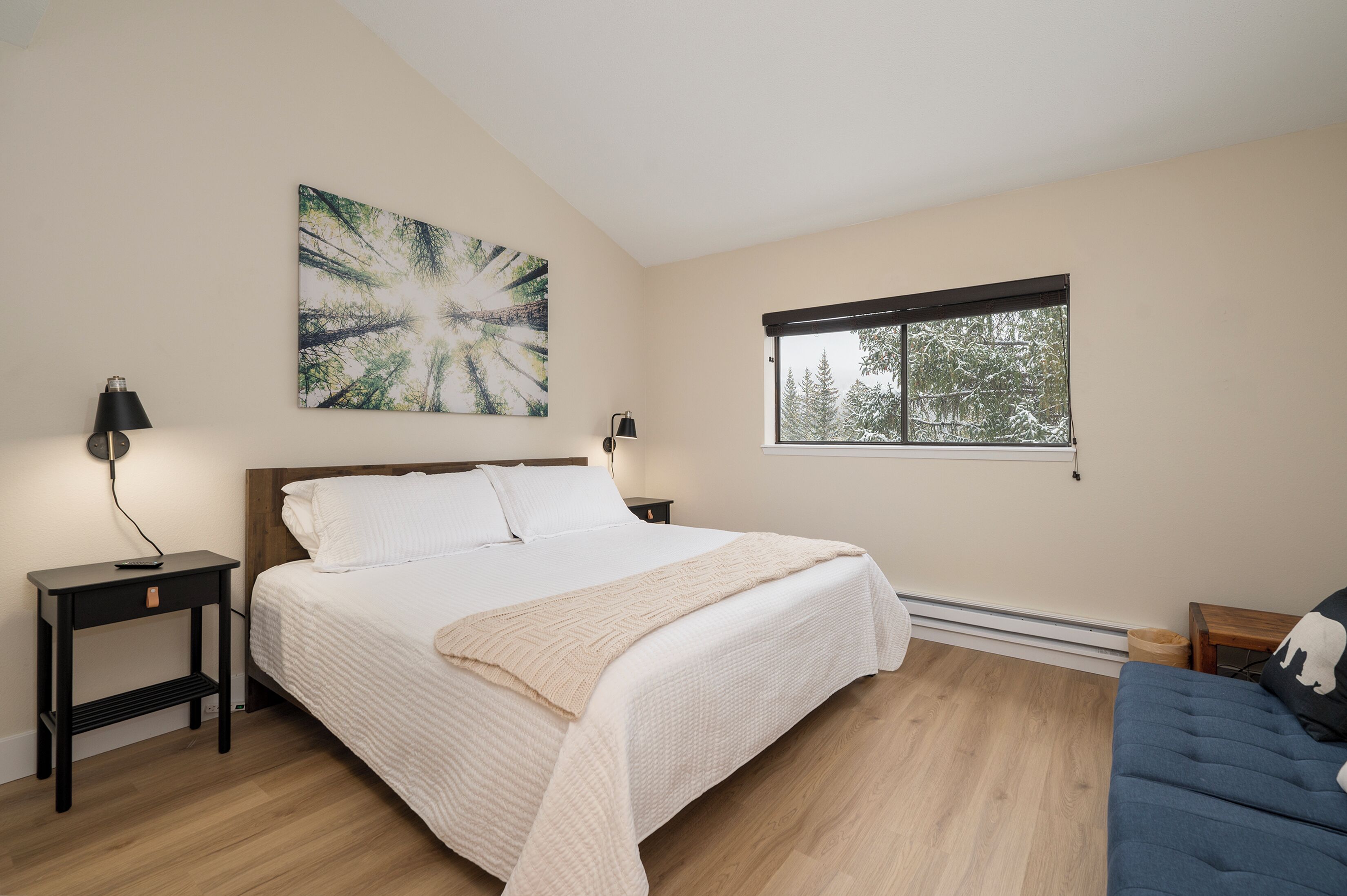2 bedrooms, internet, bed sheets