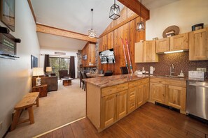 Interior - Vaulted Ceilings give the feeling of a lot of space and the views of Winter Park (Winter Park)