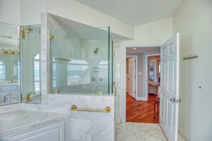 Bathroom - Sandy Paws - Oceanfront, 5-Bedrooms (Pawleys Island)