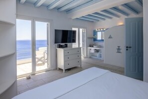 House - Aegean Whispers Sea Front Villa in Tinos (Tinos)