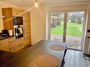 Private kitchen - Loft and house 16people Terrace and garden (Schalbach)
