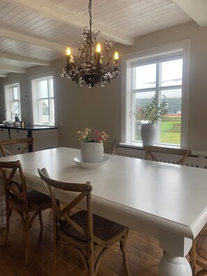 Panoramic Villa, 2 Bedrooms | Dining room