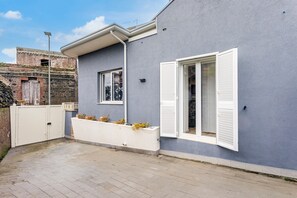 Exterior - ‘Oasis By Ziira’ Apartment with Private Terrace, Wi-Fi and Air Conditioning (Belpasso)