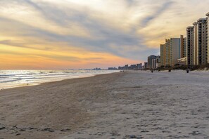 Beach - Coastal Canopy Modern Resort Condo w Massive Pool (North Myrtle Beach)