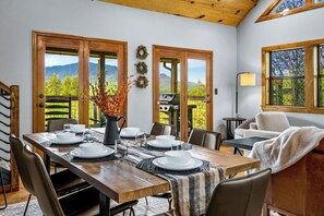 Dining - New Listing, Pet Friendly, Mountain Views, Game Area, Fire Pit + Hot Tub (Gatlinburg)