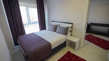 Standard Suite, 1 Double Bed | Desk, laptop workspace, blackout curtains, iron/ironing board