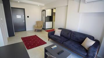 Grand Suite, 2 Double Beds | Desk, laptop workspace, blackout curtains, iron/ironing board