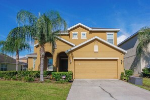 Exterior - Spacious Home - Veranda Palms w/ Heated Pool & BBQ (Kissimmee)