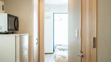 Dreibettzimmer, Nichtraucher, Stadtblick | Verdunkelungsvorhänge, schallisolierte Zimmer, Bügeleisen/Bügelbrett