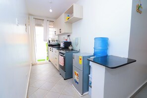 Private kitchen - One bedroom apartment in Muthiga Waiyaki Way (Rungiri)