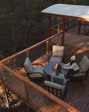 Outdoor dining - Luxurious Creekside Yurt with Stargazing Dome & Firepit near Carson, Washington (Carson)